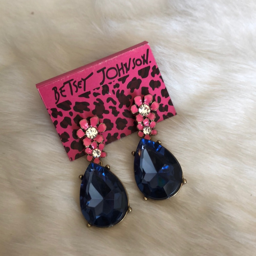Betsey Johnson pink flower earrings